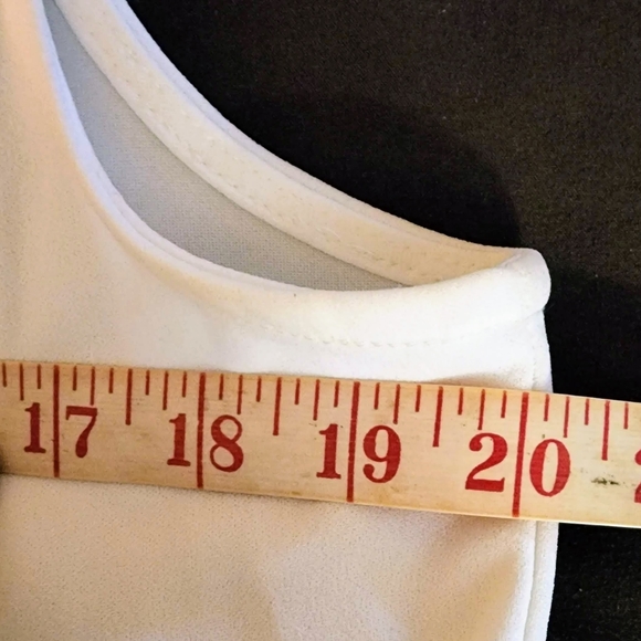 Emma & Michelle White Wide Leg Tie Waist Sleeveless V-Neck Jumpsuit Size 16 - Picture 7 of 16